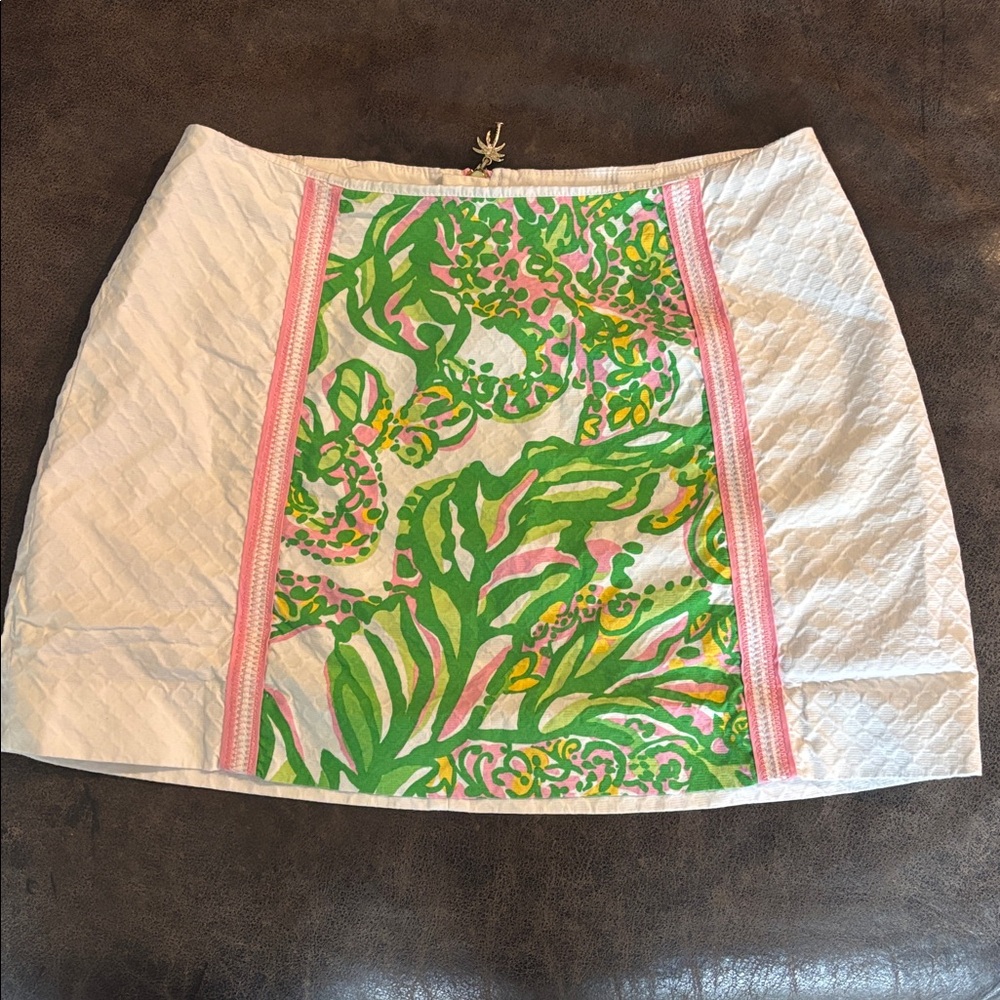 Lily Pulitzer
Colorful Tropical Print Skirt